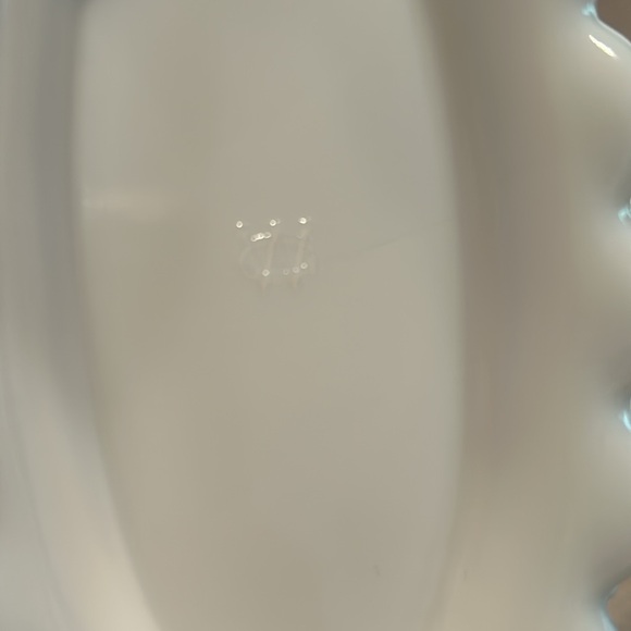 Small vintage milk, glass trinket basket. Leaf and grape pattern. - Picture 5 of 5